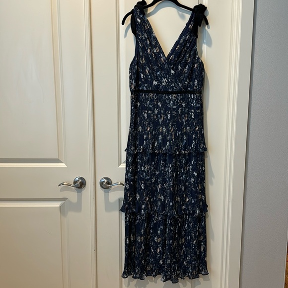 Lulu’s Such Sophistication Navy Blue Floral Print Pleated Maxi Dress XL - Picture 5 of 14